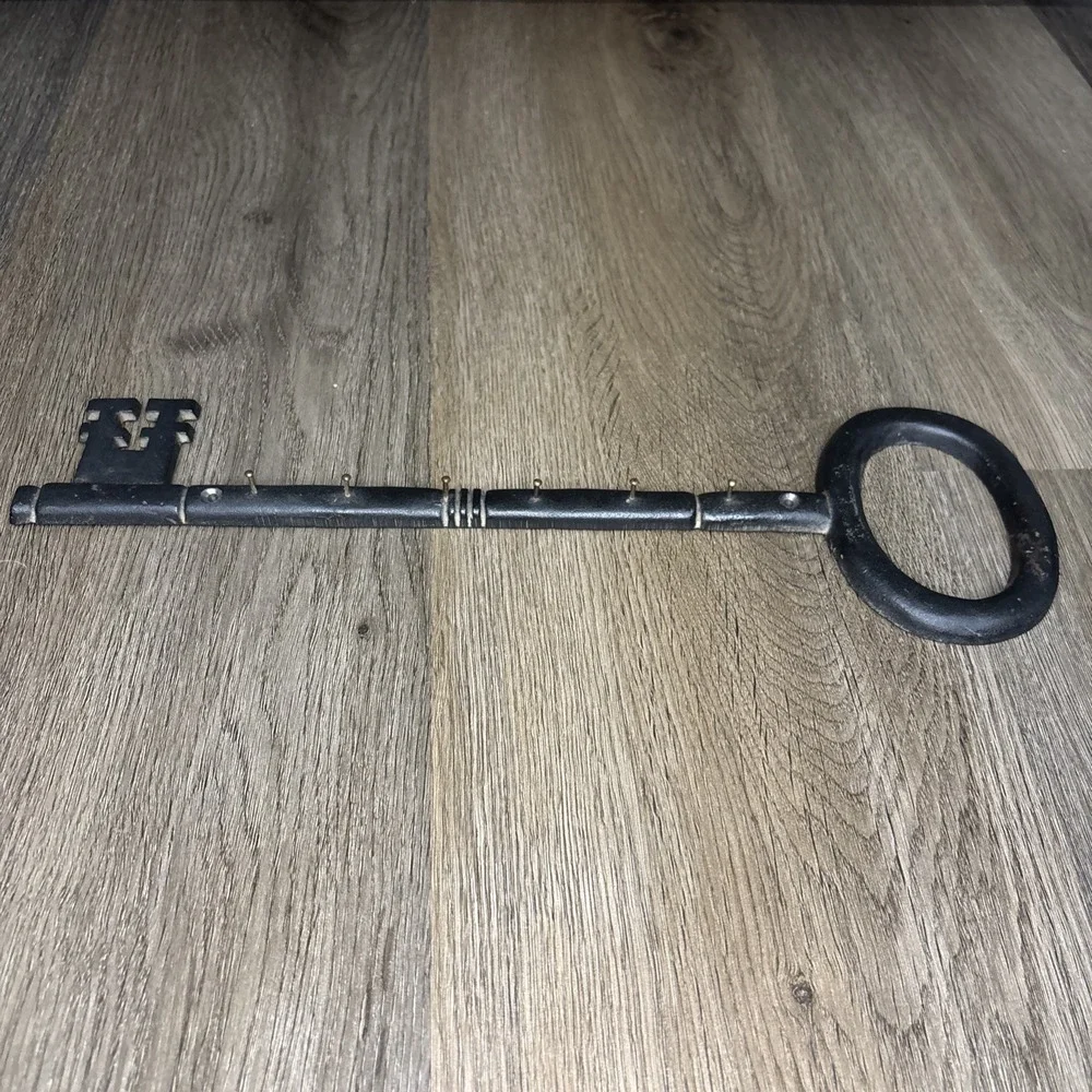 Vintage‎ Cast Iron Skeleton Key Wall Mount Hook Key Holder Hanger 14